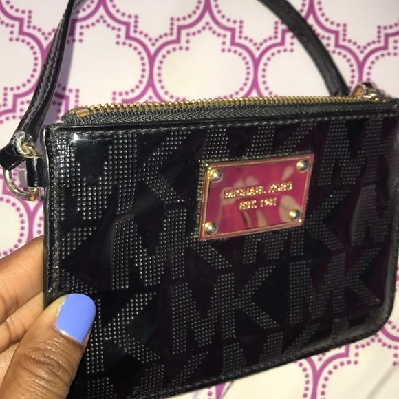 BLACK MICHAEL KORS WRISTLET 🖤 - Picture 7 of 8